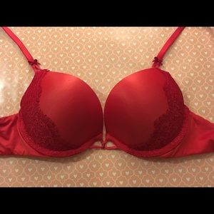 Victoria’s Secret Half Lace Bombshell Plunge Bra